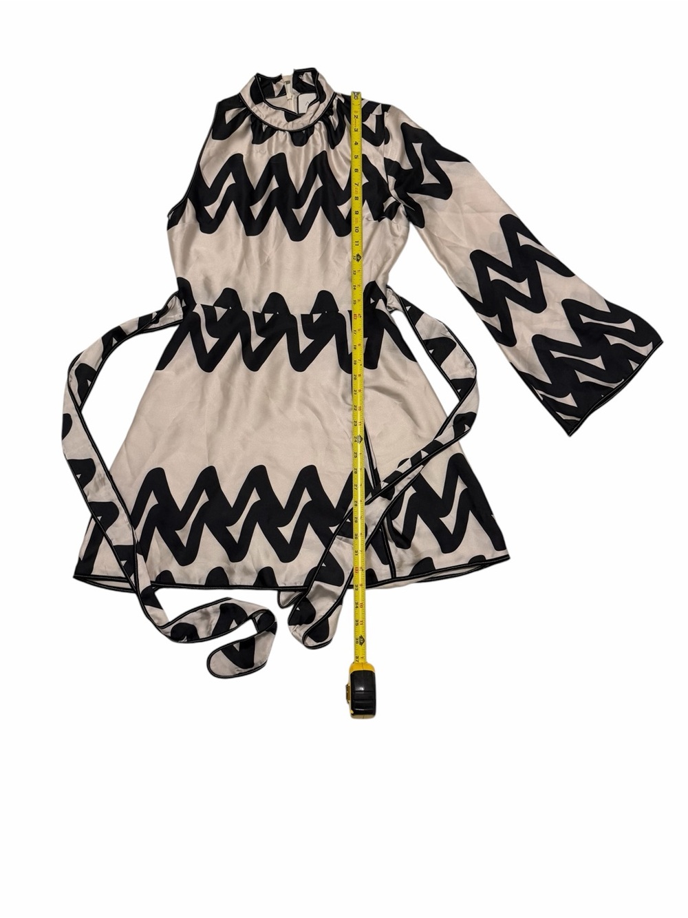 Alexis Cream and Black One-Shoulder Graphic Mini Dress, pre-owned, size small - Picture 3 of 9